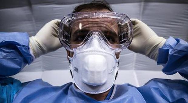Coronavirus, il paziente contagiato muore in ospedale per emorragia cerebrale: Mario aveva 67 anni