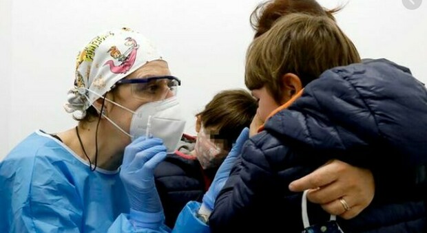 Vaccini Lazio, dosi anche per i bambini: in campo 650 pediatri