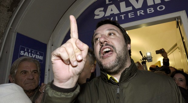 Salvini sicuro, vuole fare il premier. Bossi: "Tratti con Pd e sinistra, il M5S è un salto nel vuoto"