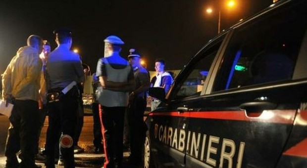 Cerca di sedare rissa, commercialista muore accoltellato in piena notte Cerca di sedare rissa, commercialista muore accoltellato in piena notte