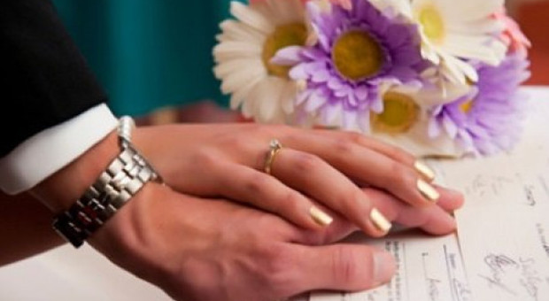Si sposano e dopo 3 minuti lei chiede il divorzio: «Mi ha offeso, chissà cosa farà poi» Si sposano e dopo 3 minuti lei chiede il divorzio: «Mi ha offeso, chissà cosa farà poi»