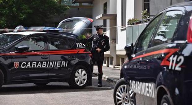 Studente all'esame di maturità con la pistola: «Devo assolutamente passare l'esame» Studente all'esame di maturità con la pistola: «Devo assolutamente passare l'esame»