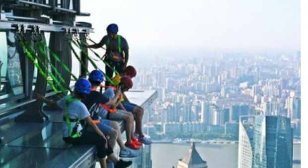 La nuova passerella sulla Torre Jin Mao di Shangai
