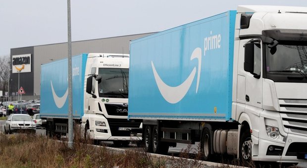 Amazon diventa operatore postale: il colosso degli acquisti online si occuperà anche della consegna