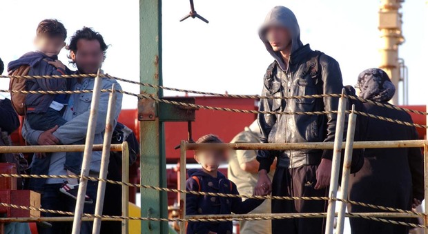 Cittadinanza onoraria ai figli di immigrati nati in Italia Cittadinanza onoraria ai figli di immigrati nati in Italia