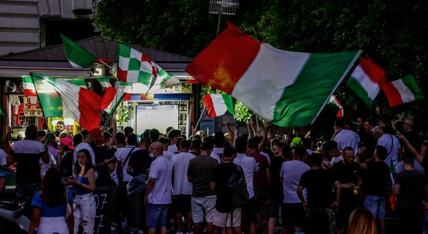 Italia campione d'Europa, Da Trieste in giù tutti a cantare l inno della vittoria