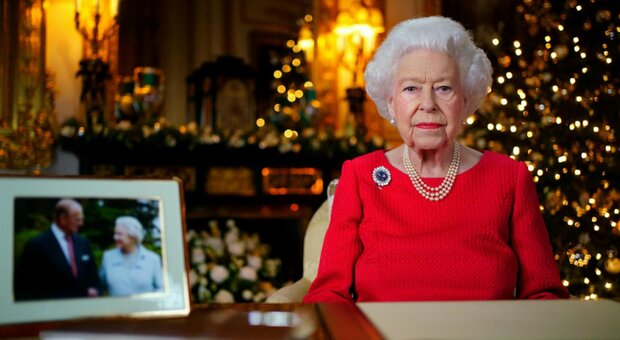 La salute di Elisabetta II peggiora? La regina deciderà il giorno stesso se partecipare agli eventi pubblici