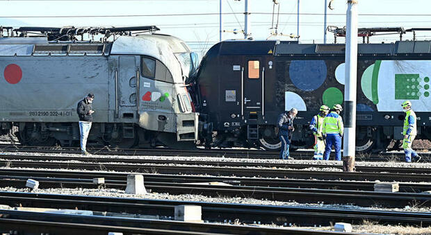 Torino, scontro tra treni alla scalo merci di Orbassano, quattro feriti