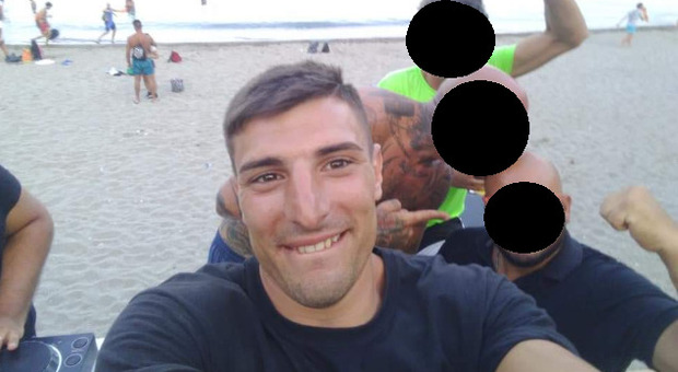 Ponza, romano 24enne trovato morto in un giardino: ipotesi caduta. Era campione di kickboxing Ponza, romano 24enne trovato morto in un giardino: ipotesi caduta. Era campione di kickboxing