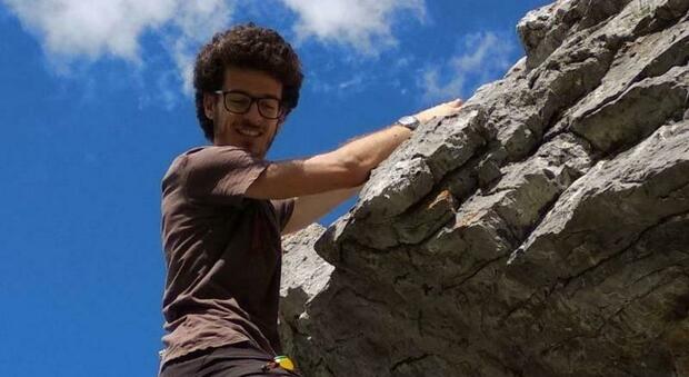 Tradito dalla passione per la montagna, trovato morto l'alpinista disperso: Stefano aveva solo 24 anni