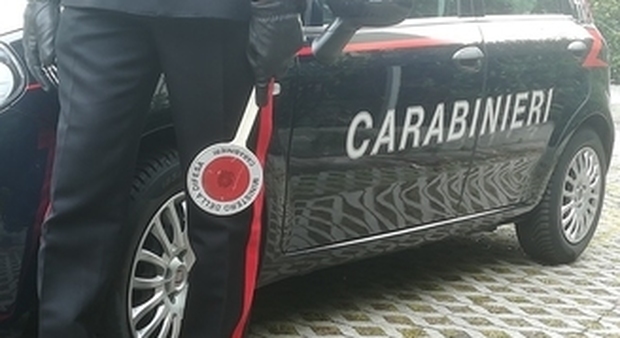 Maresciallo dei carabinieri trovato morto nei boschi: si è sparato con la pistola d'ordinanza