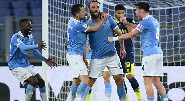 Lazio-Parma 2-1: Muriqi provoca l'autogol decisivo al 90', mercoledì l'Atalanta ai quarti