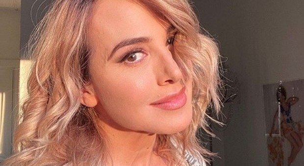 Barbara D'Urso s'infuria in diretta a Pomeriggio 5: «Siete dei deficienti». Ecco cosa sta succendo Barbara D'Urso s'infuria in diretta a Pomeriggio 5: «Siete dei deficienti». Ecco cosa sta succendo