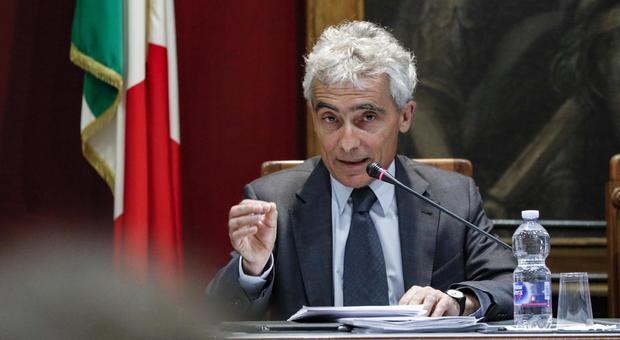 Pensioni, «gli statali con quota 100 perderanno 500 euro al mese». L'allarme di Boeri, il M5S lo attacca