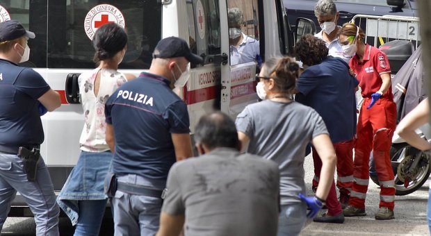 Virus stabile, ma 20 mila tamponi in meno. Guardia alta a Roma Virus stabile, ma 20 mila tamponi in meno. Guardia alta a Roma
