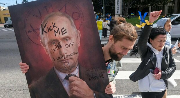 Proteste contro Putin a Los Angeles