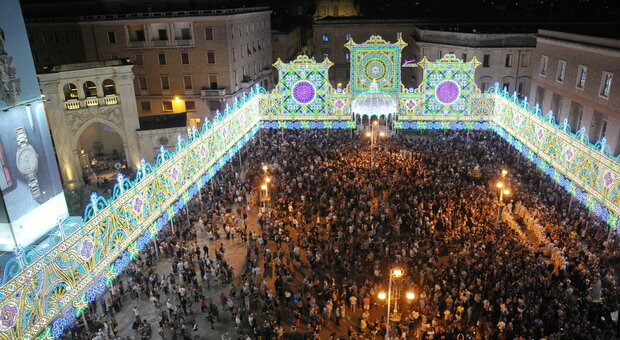Lecce, «Banda e luminarie: la festa di sant’Oronzo quest’anno si farà»