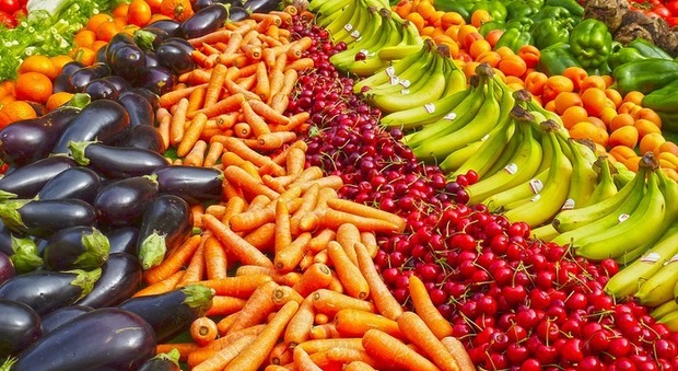 Dieta, il vademecum per difendersi dai mali di stagione (e dal Covid): frutta, verdura e pesce
