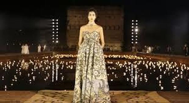 Sfilata Dior in piazza Duomo con luminarie e Taranta: già da domani gli allestimenti, il 22 l'evento senza invitati