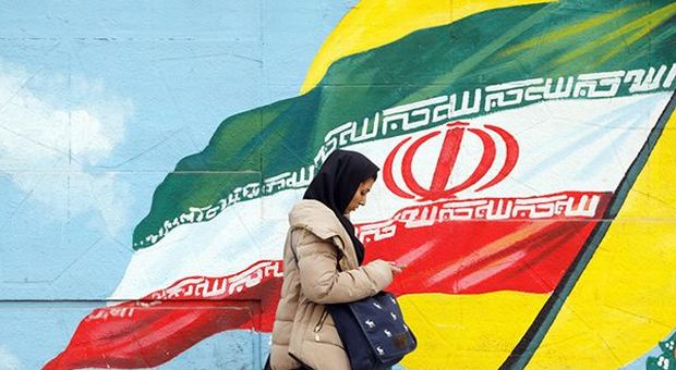 Iran, Khamenei replica a Trump: "Ragiona prima di twittare" Iran, Khamenei replica a Trump: "Ragiona prima di twittare"