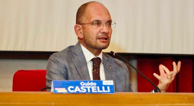 Lo strano caso di Guido Castelli: il miraggio dei collegi sicuri, rimane solo il listino