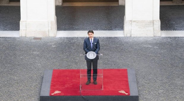 Conte, un tavolo per prender tempo e il premier si blinda con M5S Conte, un tavolo per prender tempo e il premier si blinda con M5S