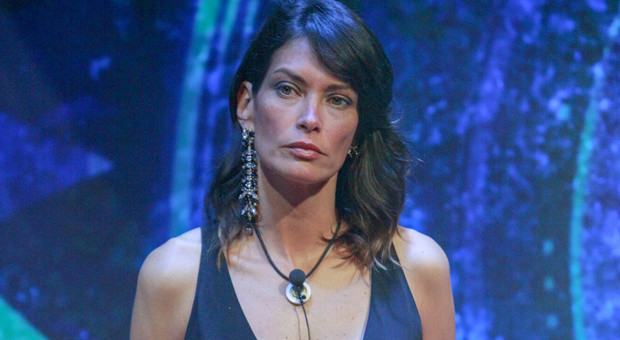 Grande Fratello Vip, Fernanda Lessa choc contro Antonella Elia: «Cornuta nazionale... Le sedie si muovono» (credits Endemol) Grande Fratello Vip, Fernanda Lessa choc contro Antonella Elia: «Cornuta nazionale... Le sedie si muovono» (credits Endemol)