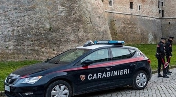Senigallia, il ladro seriale di offerte pizzicato di nuovo in chiesa: aggredisce i carabinieri, arrestato