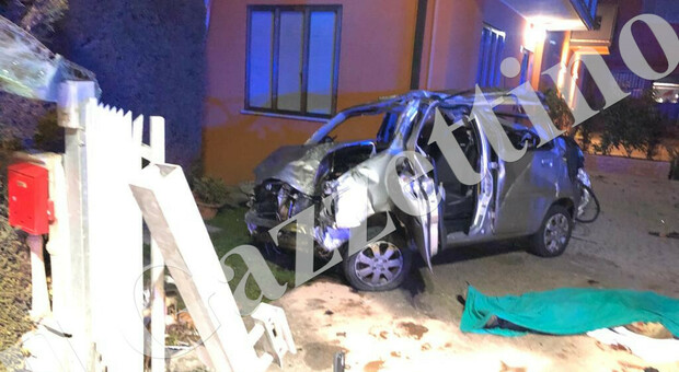Incidente oggi a Legnaro: auto si impenna e si schianta contro una casa. Vittima un ragazzo