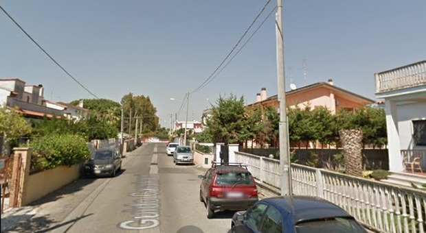 Roma, insultano immigrato e lo investono con l'auto per due volte, poi lo lasciano in fin di vita e fuggono Roma, insultano immigrato e lo investono con l'auto per due volte, poi lo lasciano in fin di vita e fuggono
