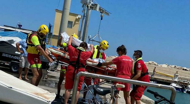 Un soccorso della Croce Rossa a Numana