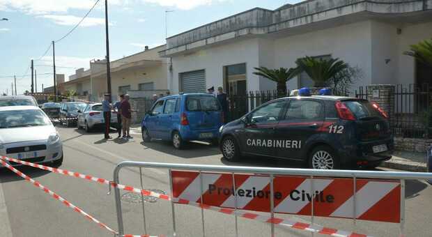 Lecce, falegname di 75 anni ucciso in casa: legato alla sedia e con i pantaloni abbassati, aveva precedenti per stupro
