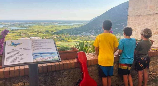 La piazzetta della lettura a Monte San Biagio La piazzetta della lettura a Monte San Biagio