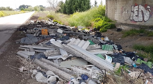 Tonnellate di rifiuti abbandonati nei campi di Foggia e provincia, Cia chiede un incontro al prefetto