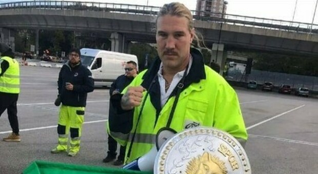 Fabio Tuiach, manifestava mentre era al lavoro: licenziato il portuale no Green pass