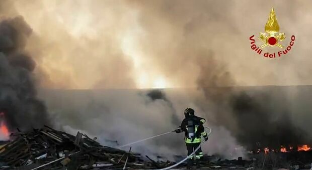 Salento devastato dagli incendi, la Regione chiederà lo stato di calamità