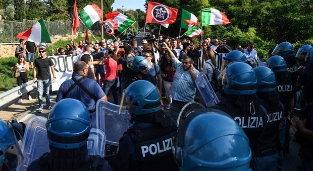 Militanti di Casapound durante una manifestazione a Roma