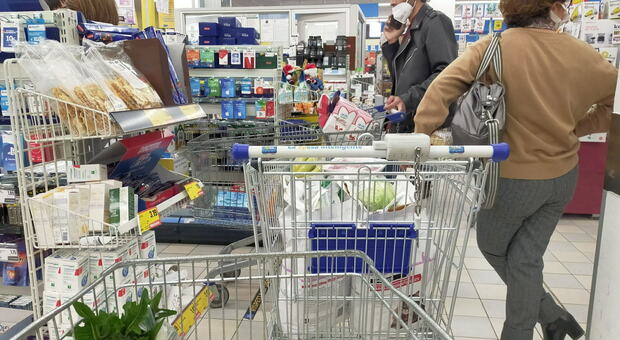 In Puglia scaffali vuoti. Nei supermercati mancano i prodotti freschi: rischio paralisi