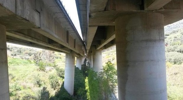 Cedimento pilone A19, Delrio: sarà demolito intero ponte