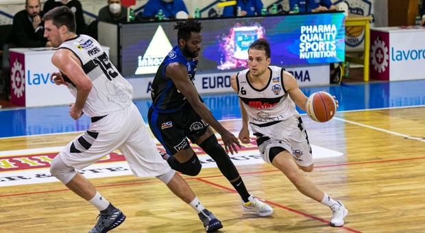 Eurobasket, la squadra-rivelazione: continua il duello con Gevi Napoli