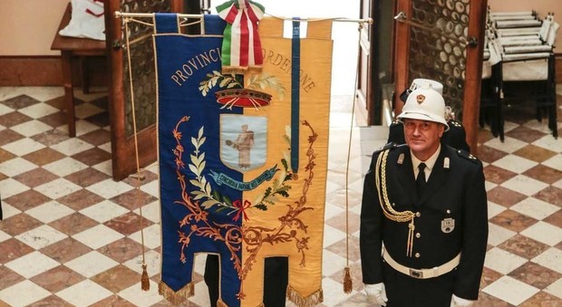 Il gonfalone della Provincia il giorno che è stato Il gonfalone della Provincia il giorno che è stato