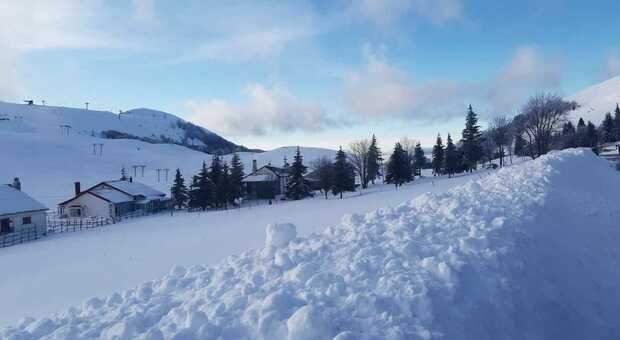 Frosinone: la neve imbianca Filettino, 30 centimetri a Campo Staffi
