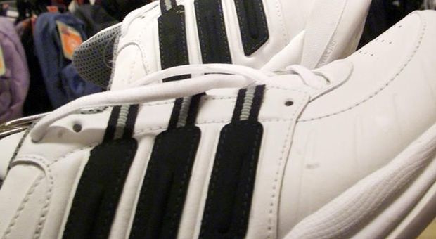 Adidas, il tribunale Ue conferma: il marchio a tre strisce è nullo
