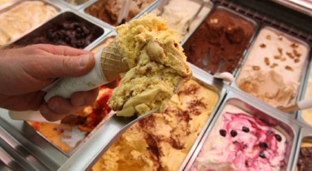 In Puglia il gelato più trendy. Frisa, pomodoro, rape o ricci: tutti i gusti da Bari a Lecce