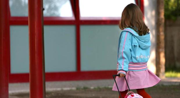 Teramo, bimba down da 10 anni senza insegnante di sostegno: la denuncia dei genitori in una lettera Teramo, bimba down da 10 anni senza insegnante di sostegno: la denuncia dei genitori in una lettera