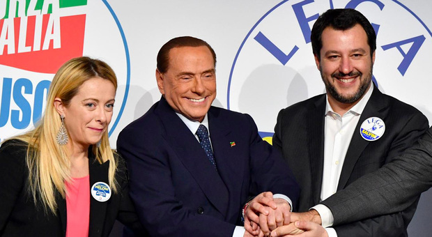Berlusconi: «Con presidenzialismo dimissioni Mattarella e voto. Calenda e Renzi? non sono nel cuore degli italiani»