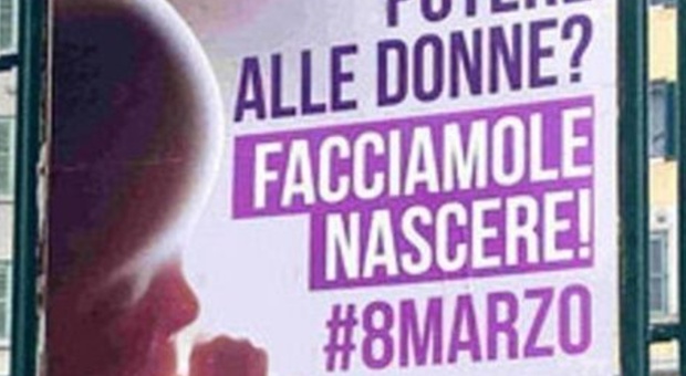 Roma, «Nazisti rossi infami, dittatori, schifosi», insulti choc all’assessora Lucarelli che ha rimosso i cartelli Pro vita