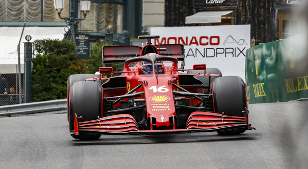 Formula 1, colpo di scena a Monaco: Leclerc non correrà. Dalla pole al ritiro