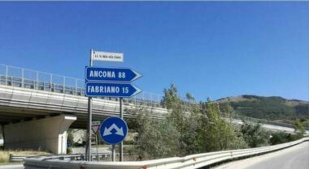 Riapre dopo 11 mesi di lavori (e ritardi) la strada provinciale 16 che collega Fabriano a Sassoferrato