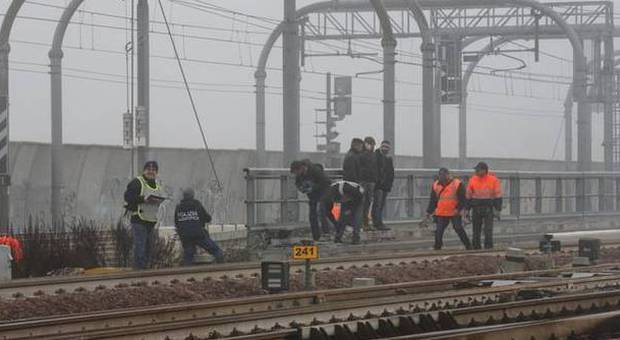 Bologna, attentato incendiario in una stazione Tav. Lupi: atto terroristico all'alta velocità
